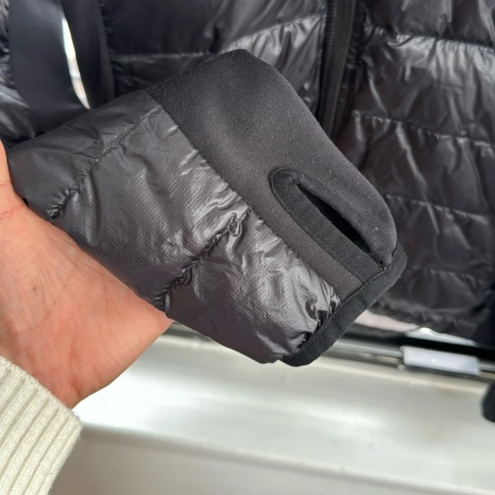 Canada Goose Women’s Black Puffer Jacket - Picture 6 of 8